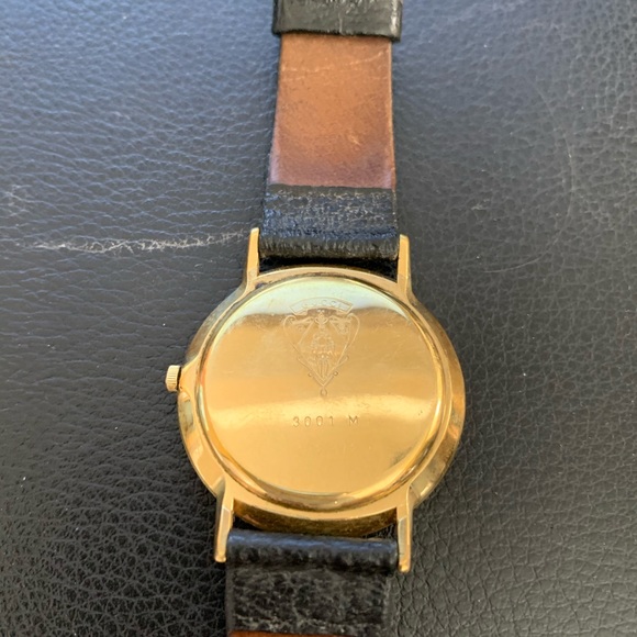 Gucci Watch Original Purchased New - Picture 2 of 3